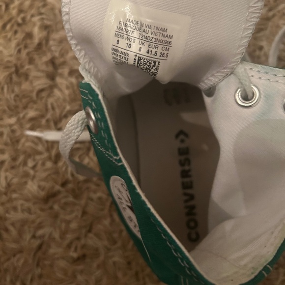 Green converse - Picture 1 of 3